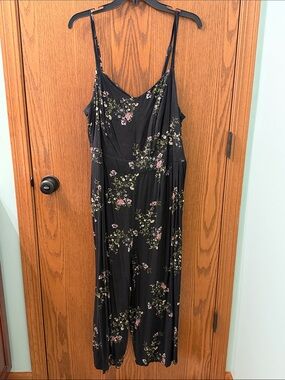 Torrid Black Floral Jumpsuit Romper size 2